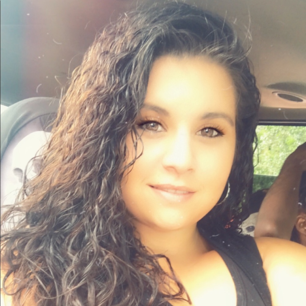 Meet your Posher, Kaila